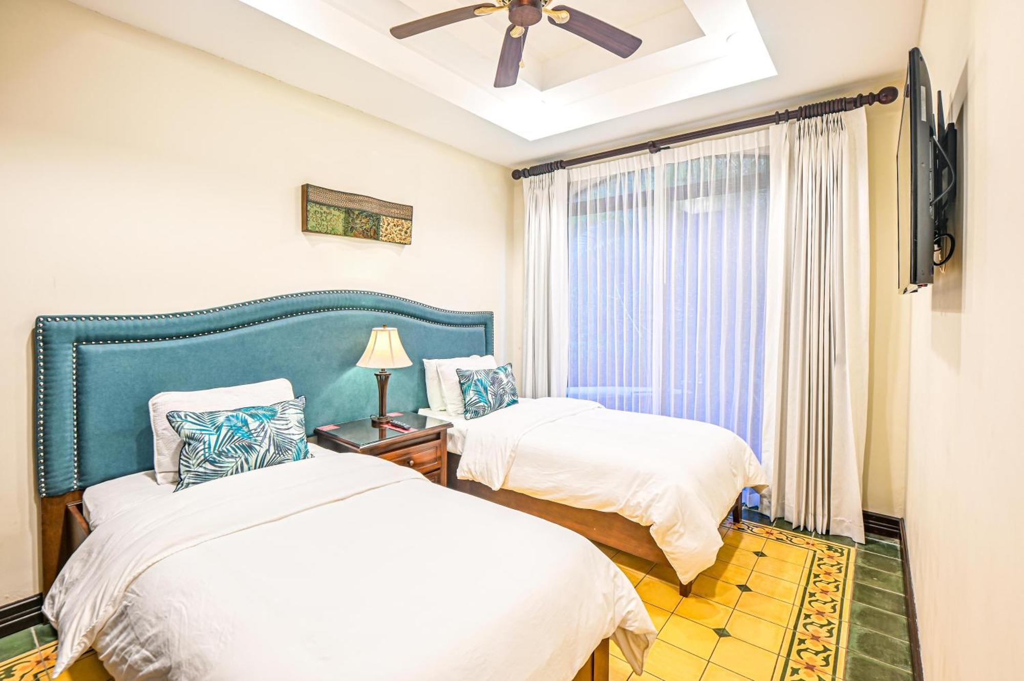 Stay In Cr Los Suenos Condos Jaco Room photo